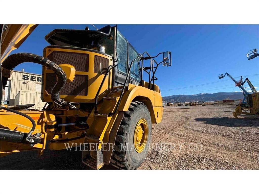 CAT 730 鉸接式起吊車