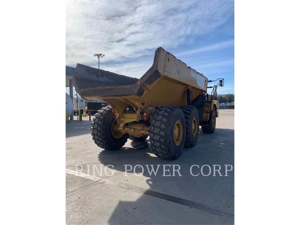 CAT 730 鉸接式起吊車