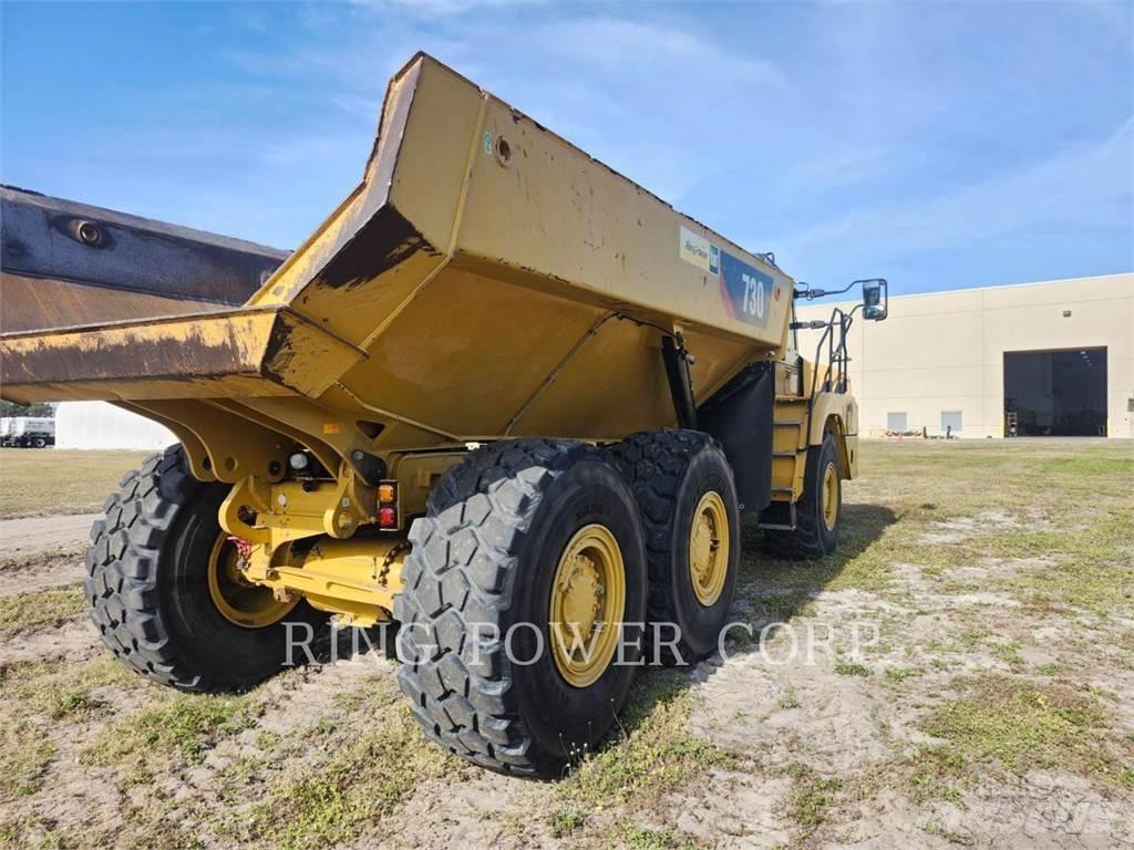 CAT 730 鉸接式起吊車