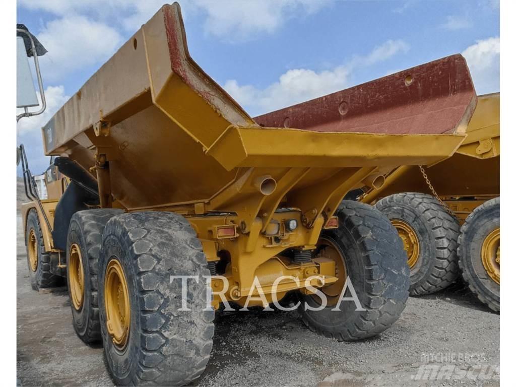 CAT 730 鉸接式起吊車