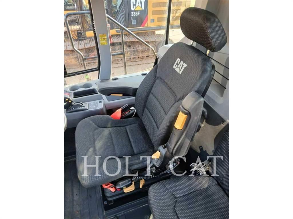 CAT 730 鉸接式起吊車