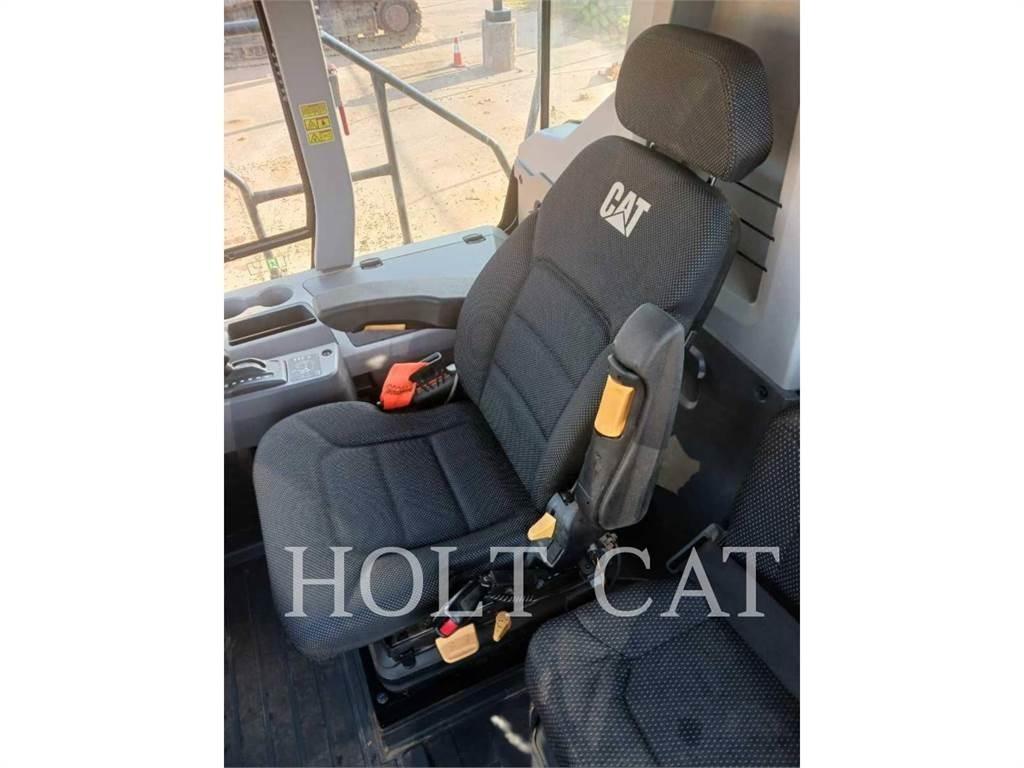 CAT 730 鉸接式起吊車