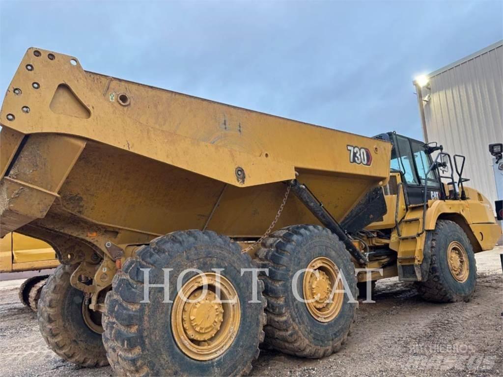 CAT 730 鉸接式起吊車