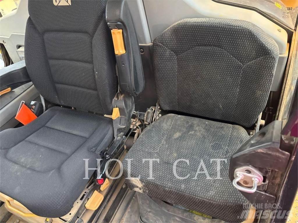 CAT 730 鉸接式起吊車