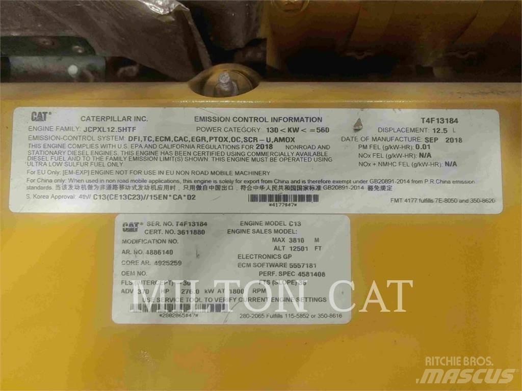 CAT 730 鉸接式起吊車