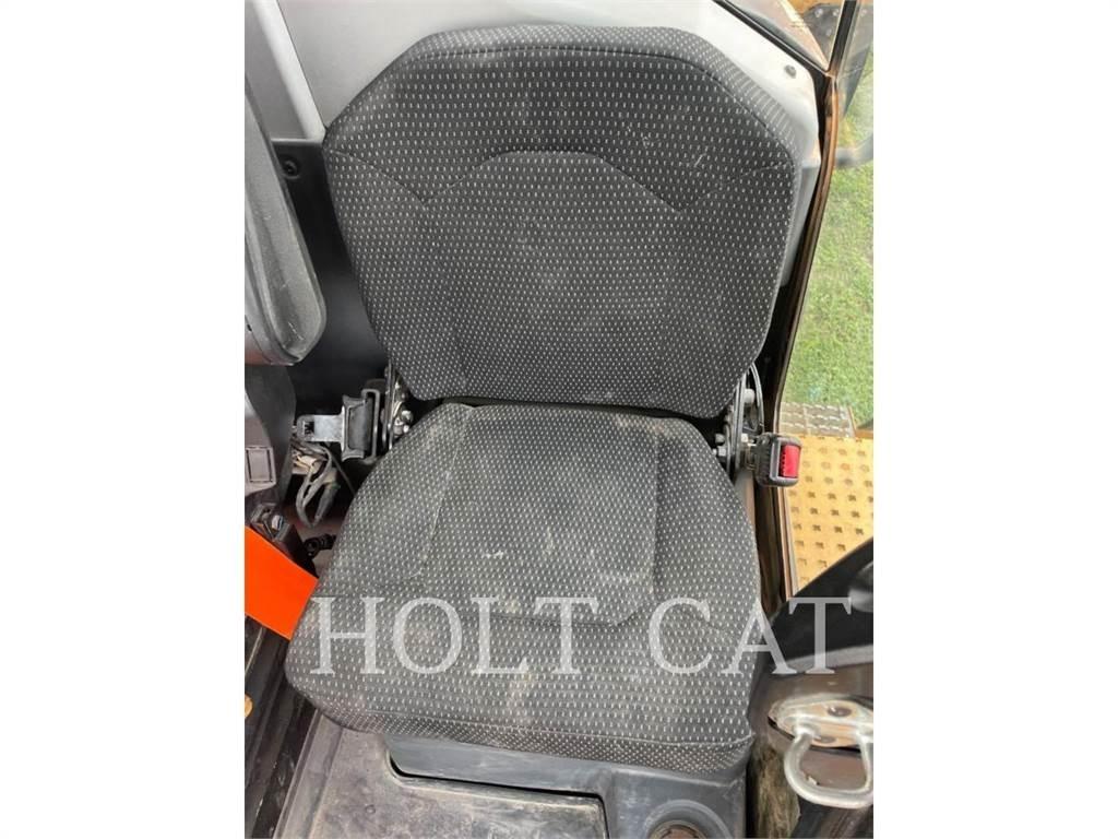 CAT 730 鉸接式起吊車