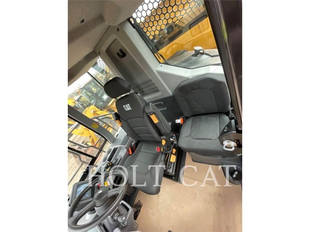 CAT 730 鉸接式起吊車