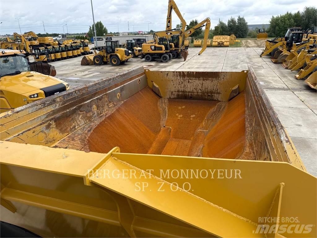 CAT 730 鉸接式起吊車