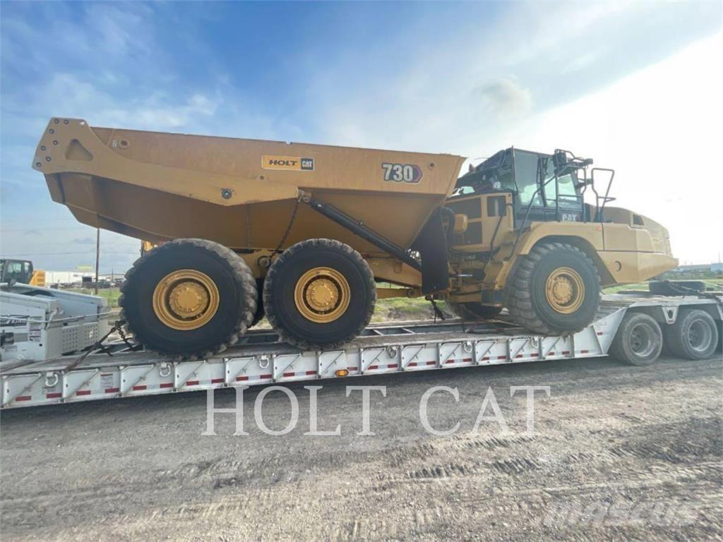 CAT 730 鉸接式起吊車