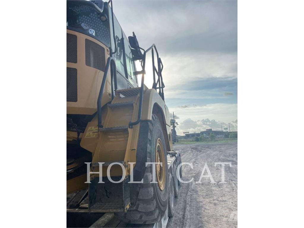 CAT 730 鉸接式起吊車