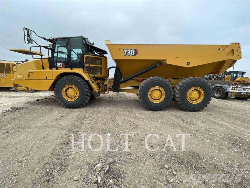 CAT 730 鉸接式起吊車