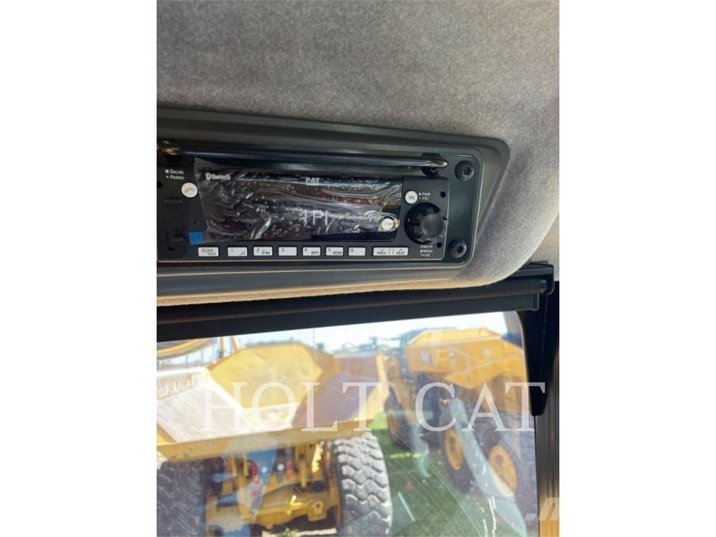 CAT 730 鉸接式起吊車