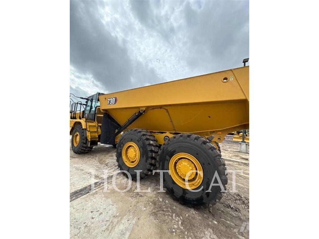CAT 730 鉸接式起吊車