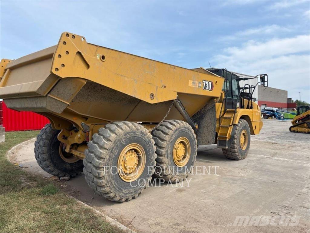CAT 730-04 鉸接式起吊車