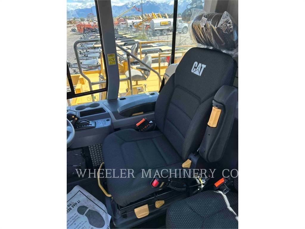 CAT 730 TG 鉸接式起吊車