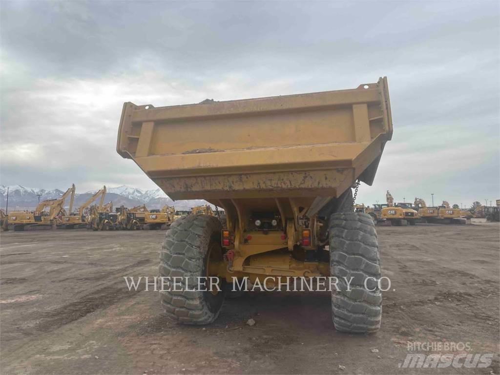CAT 730 TG 鉸接式起吊車
