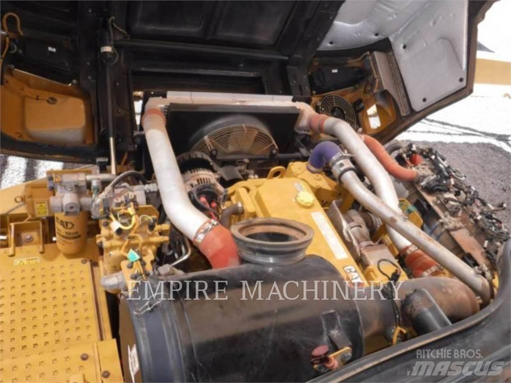 CAT 730 TG 鉸接式起吊車