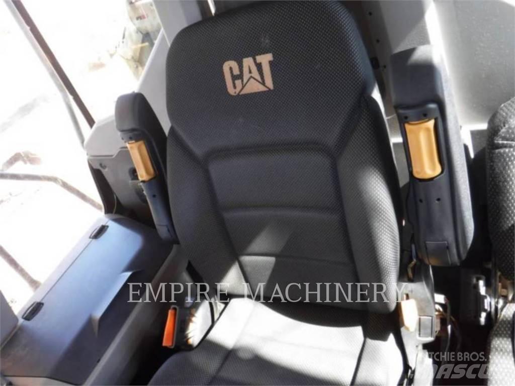 CAT 730 TG 鉸接式起吊車