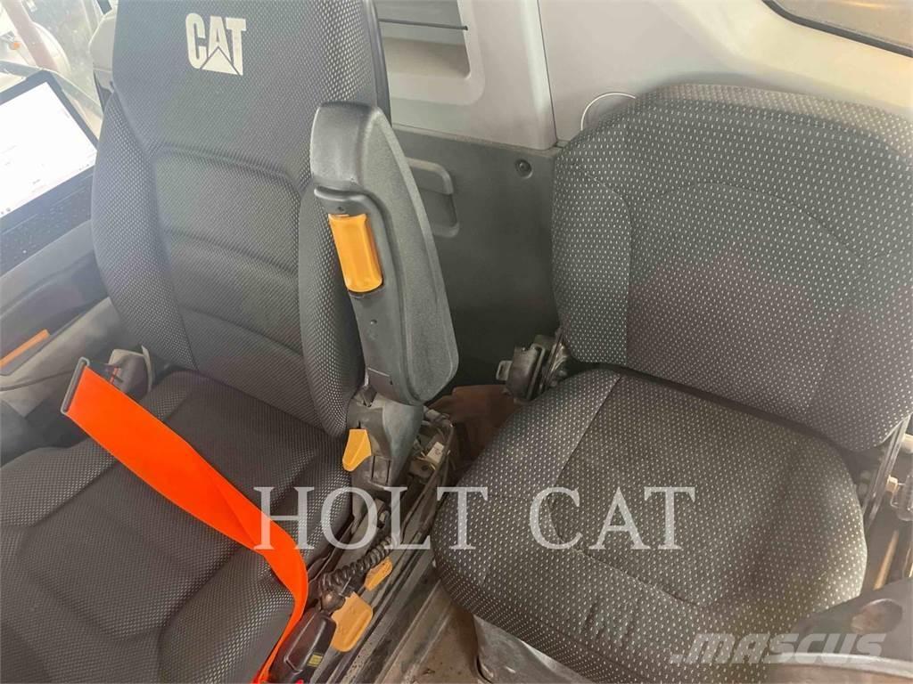 CAT 73004 鉸接式起吊車