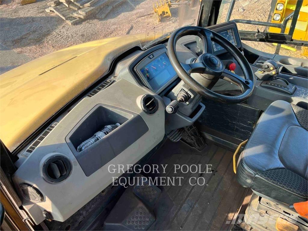 CAT 73004 鉸接式起吊車