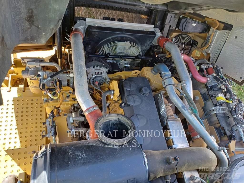 CAT 730C 鉸接式起吊車