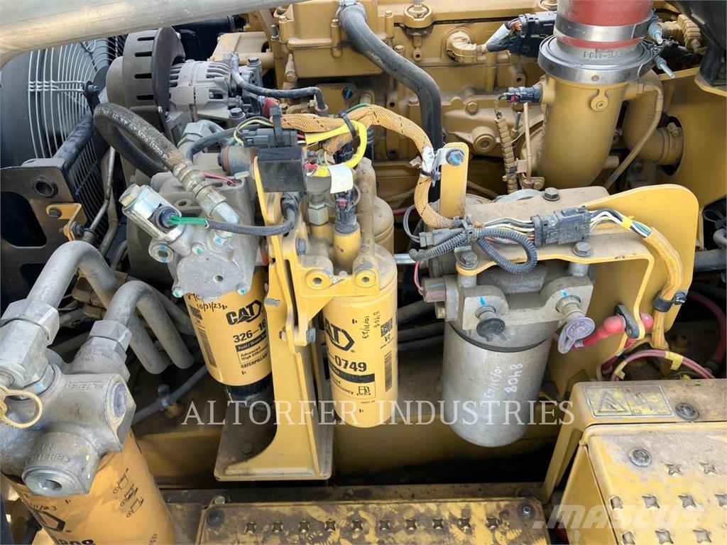 CAT 730C WT 鉸接式起吊車