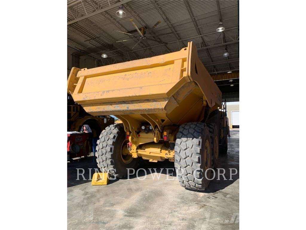 CAT 730TG 鉸接式起吊車