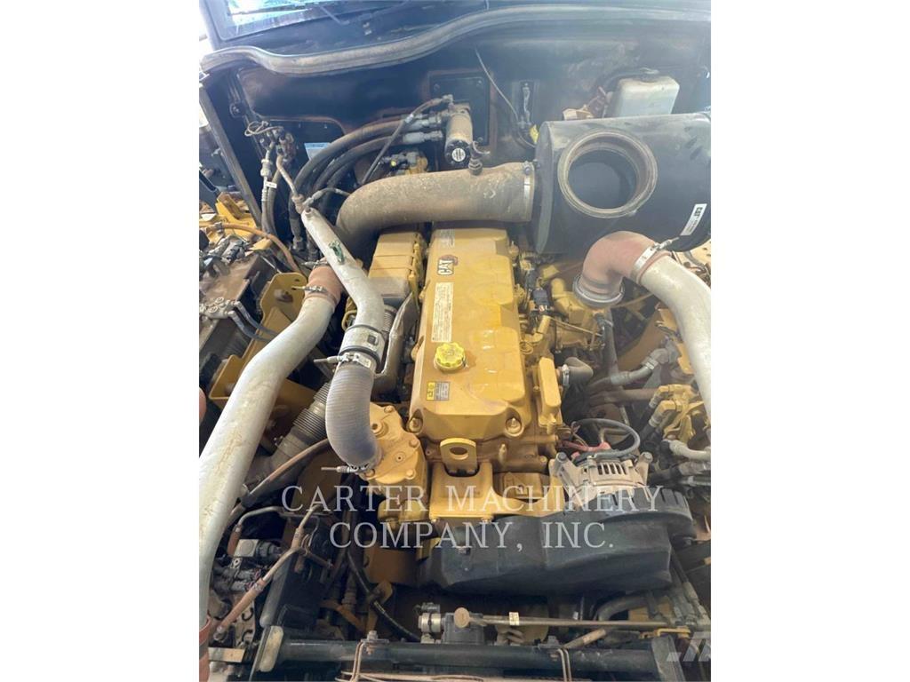 CAT 730TG 鉸接式起吊車