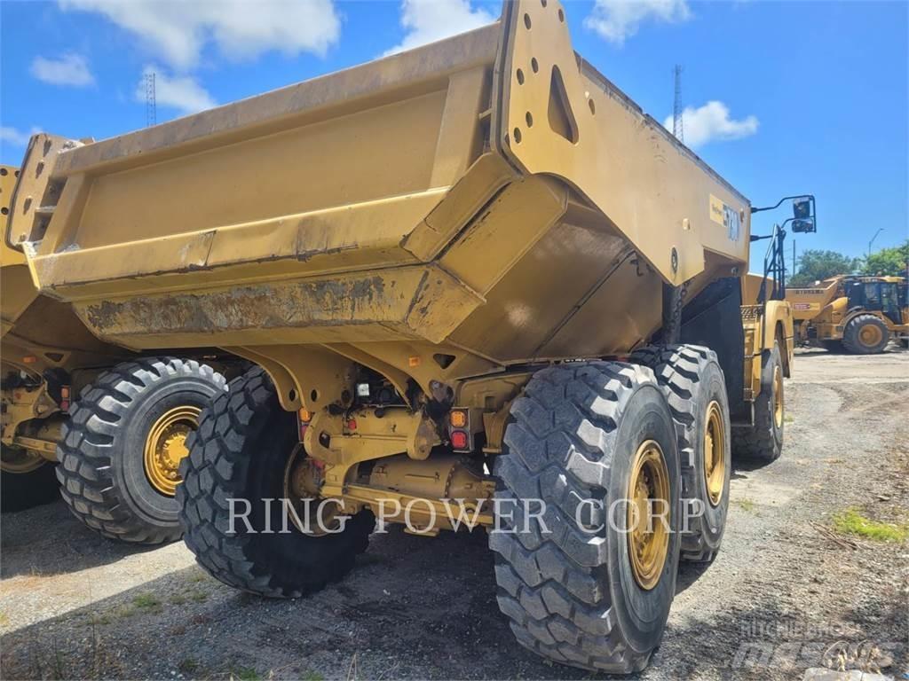 CAT 730TG 鉸接式起吊車