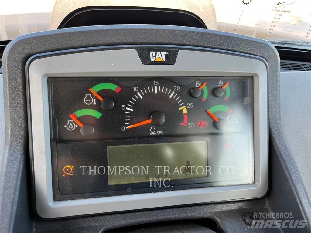 CAT 730WW 鉸接式起吊車