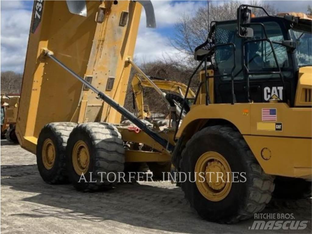 CAT 735 鉸接式起吊車