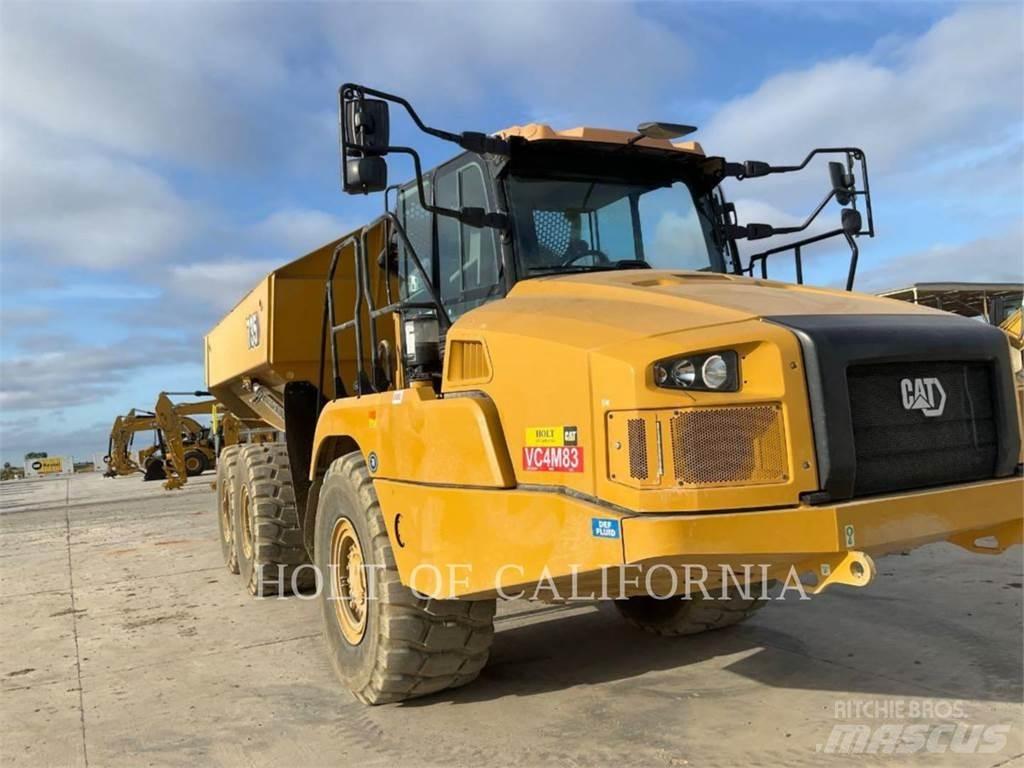 CAT 735 鉸接式起吊車