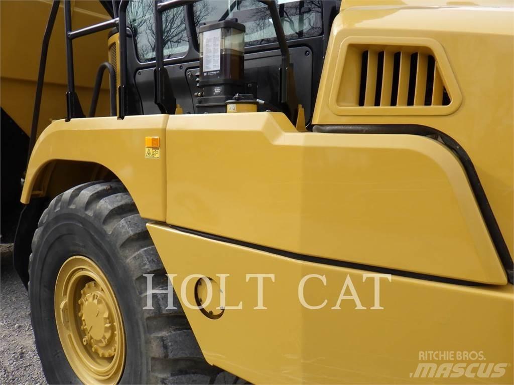 CAT 735 鉸接式起吊車