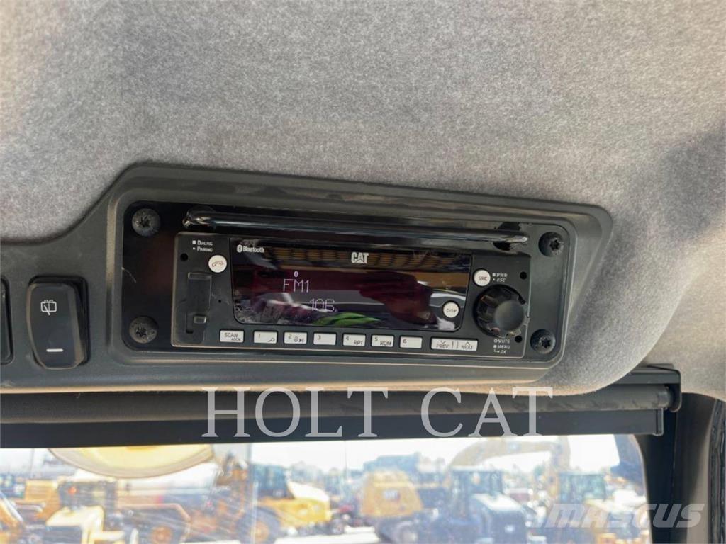 CAT 735 鉸接式起吊車