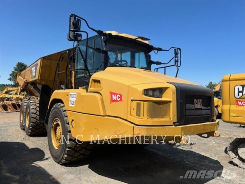 CAT 735 鉸接式起吊車
