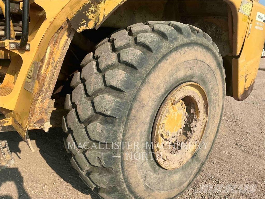 CAT 735 T (OLD) 鉸接式起吊車