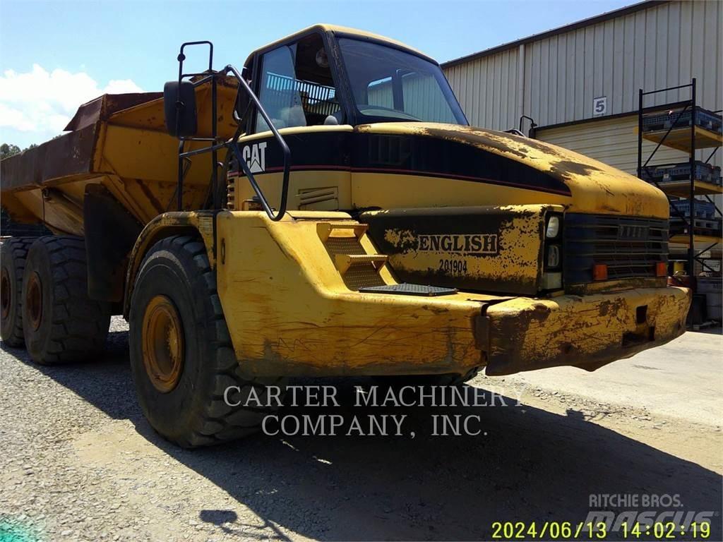 CAT 740 鉸接式起吊車