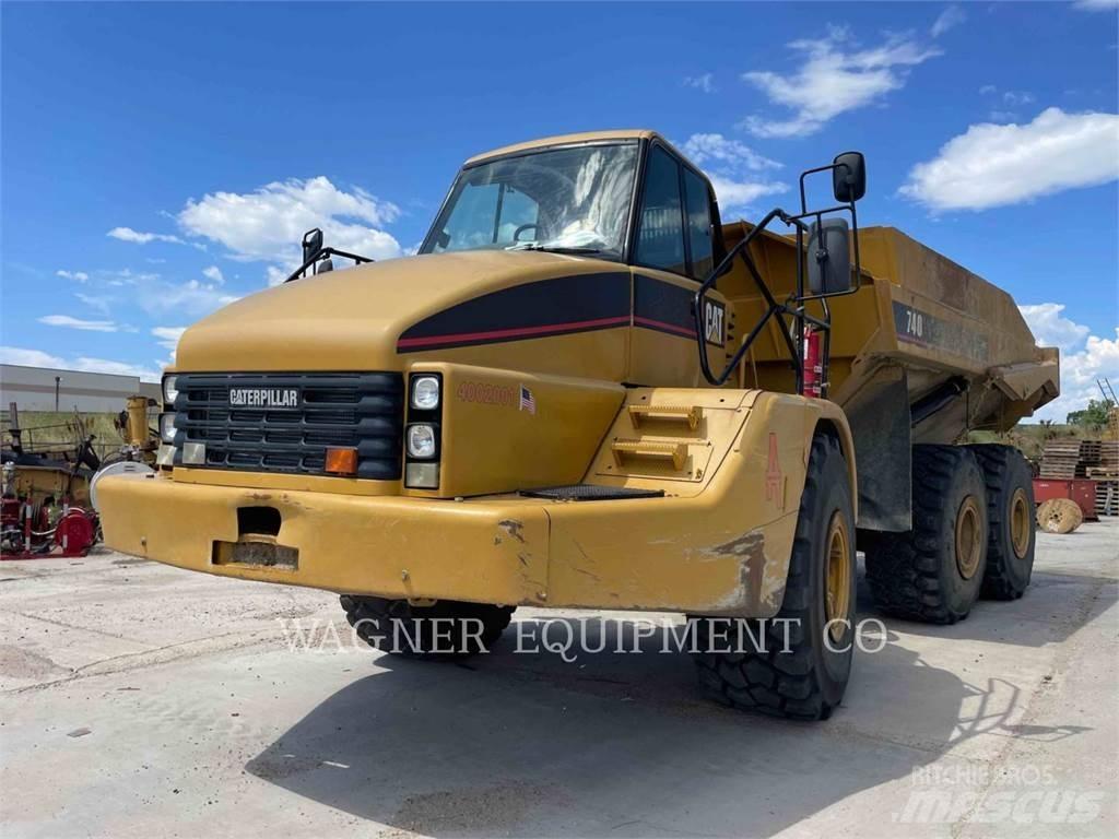 CAT 740 鉸接式起吊車