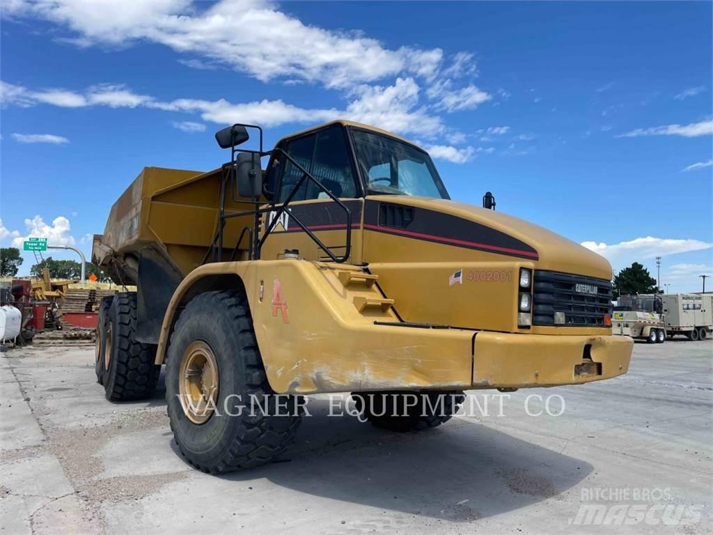 CAT 740 鉸接式起吊車