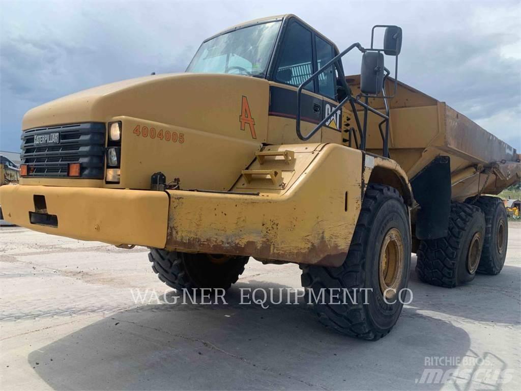 CAT 740 鉸接式起吊車