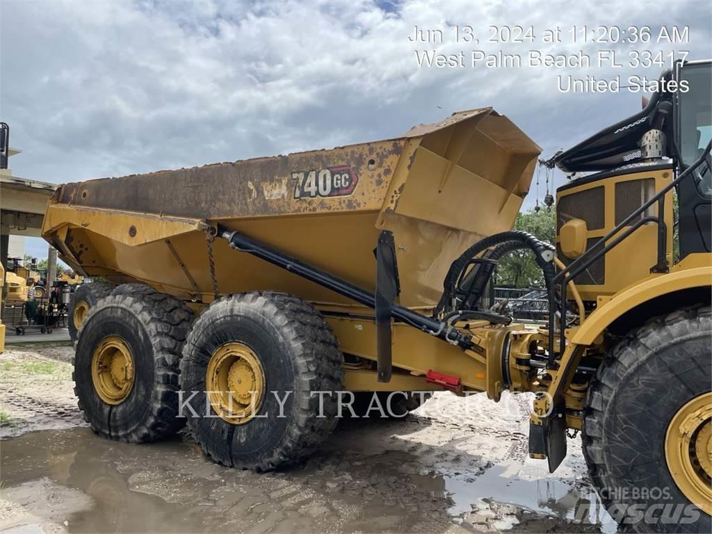 CAT 740 鉸接式起吊車