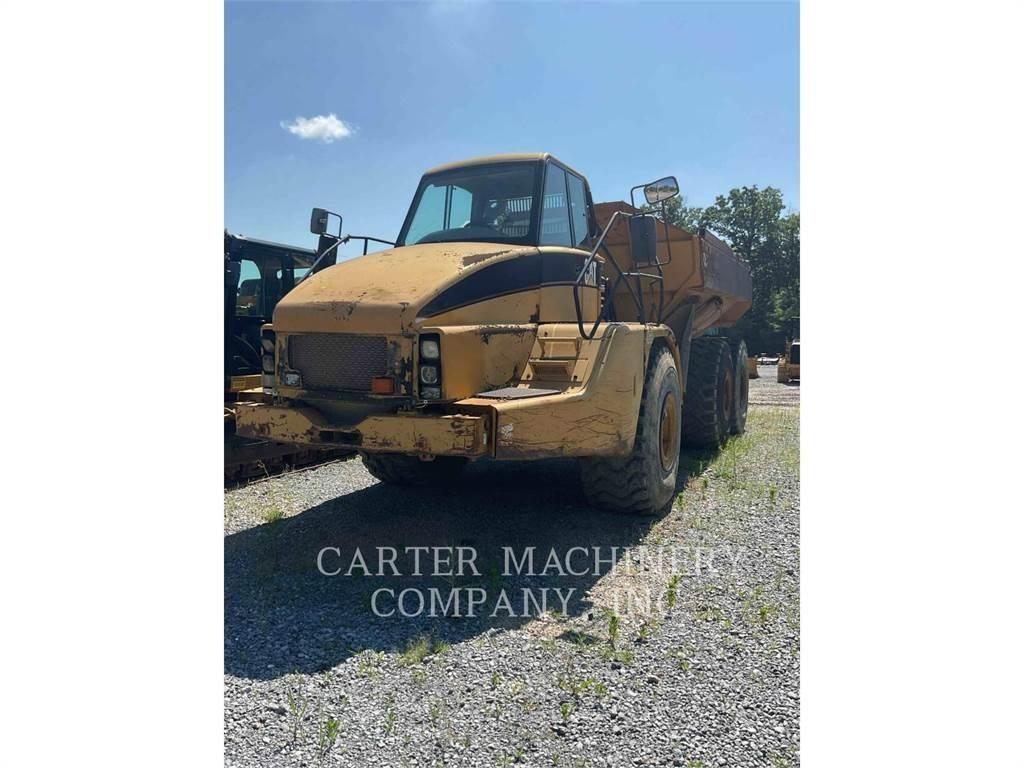 CAT 740 鉸接式起吊車