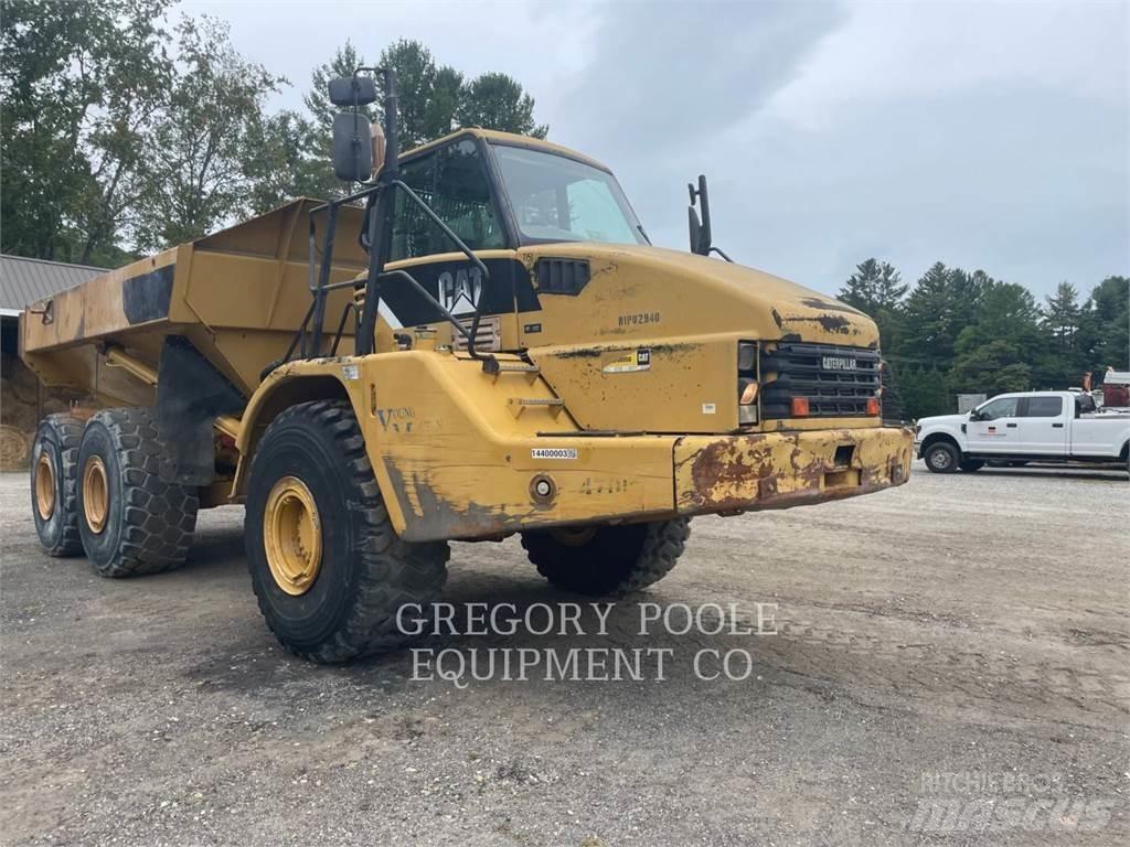 CAT 740 鉸接式起吊車