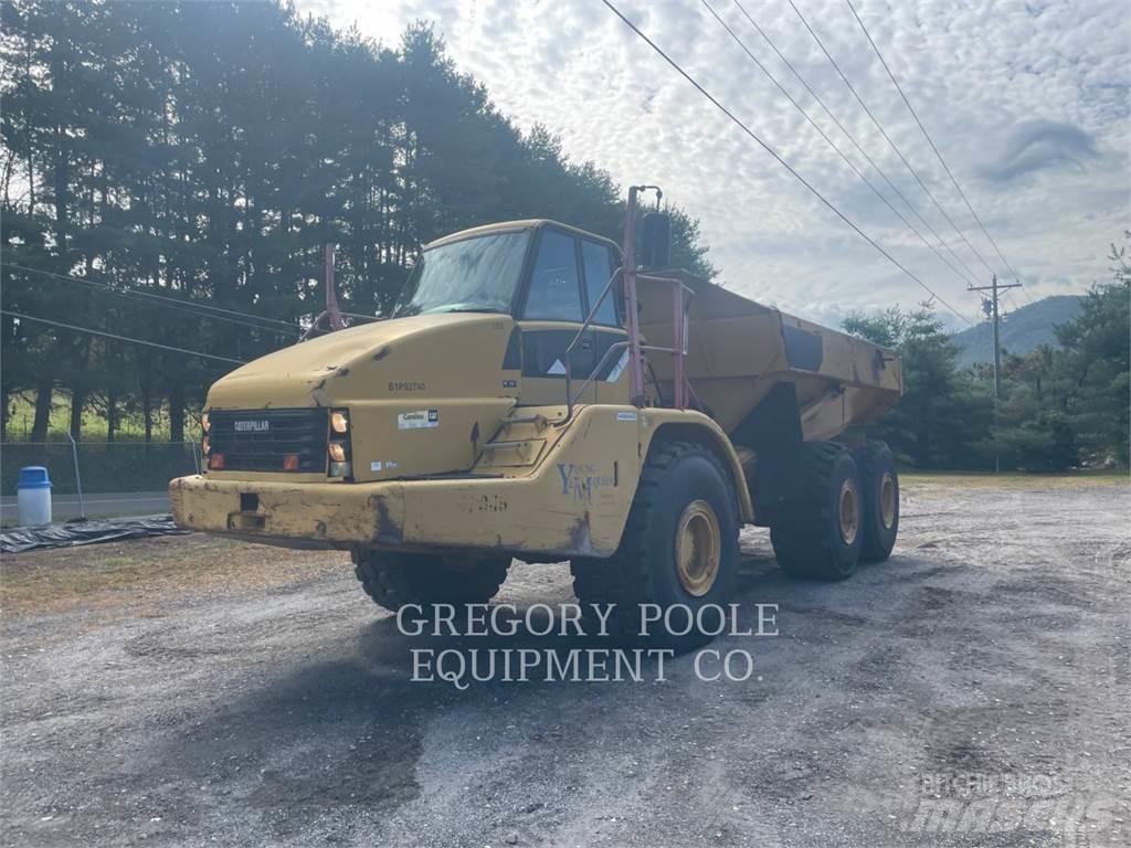 CAT 740 鉸接式起吊車