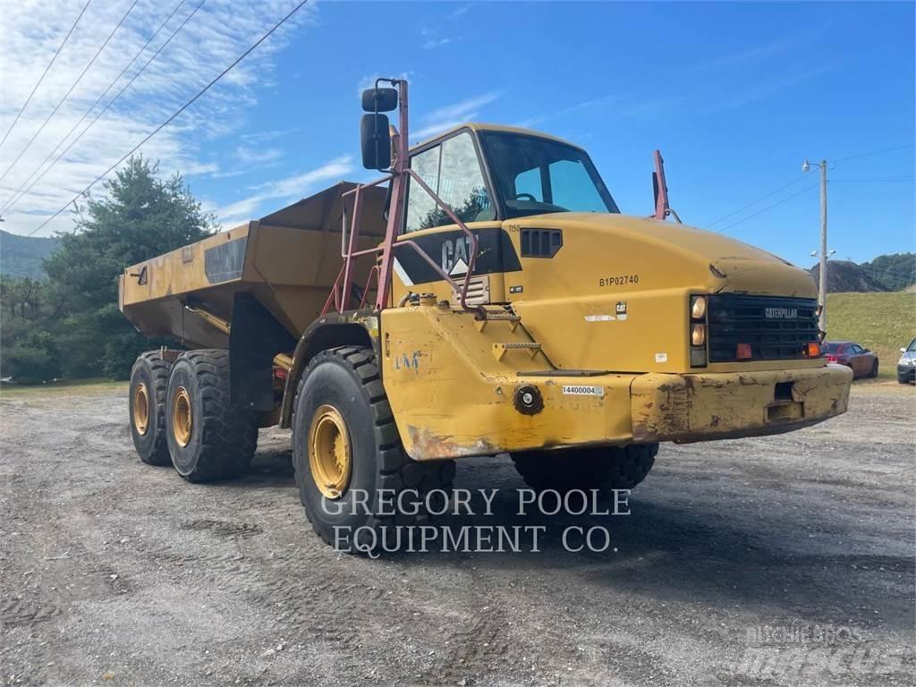 CAT 740 鉸接式起吊車