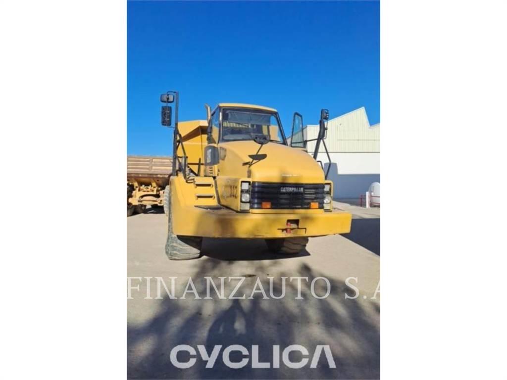 CAT 740 鉸接式起吊車