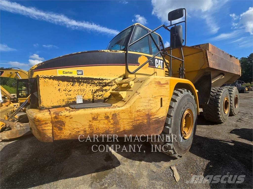 CAT 740 鉸接式起吊車