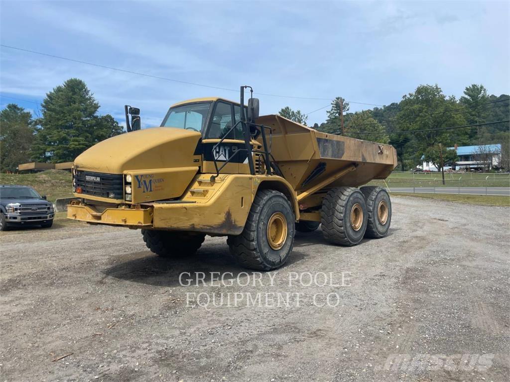 CAT 740 鉸接式起吊車