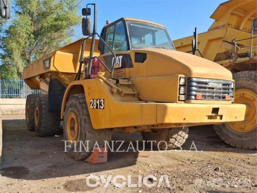 CAT 740 鉸接式起吊車