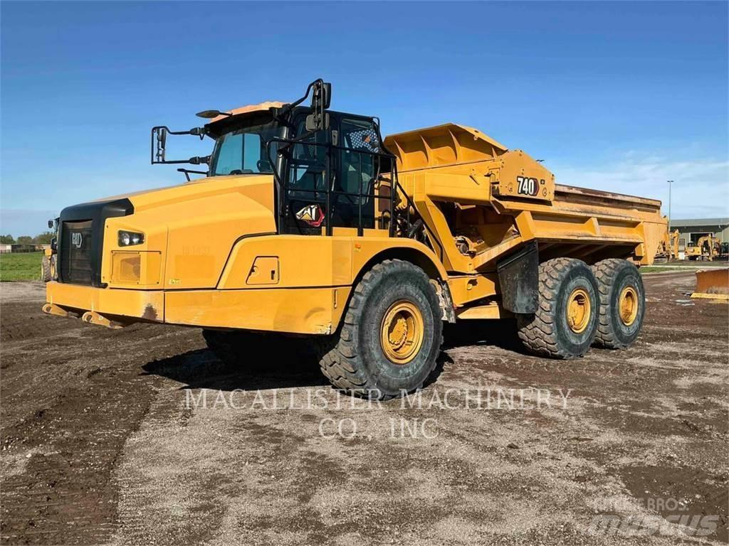 CAT 740 4EJ 鉸接式起吊車